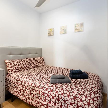 Cute Apartment In Sants Station With Hbo & Alexa & Ac Barcelona Buitenkant foto
