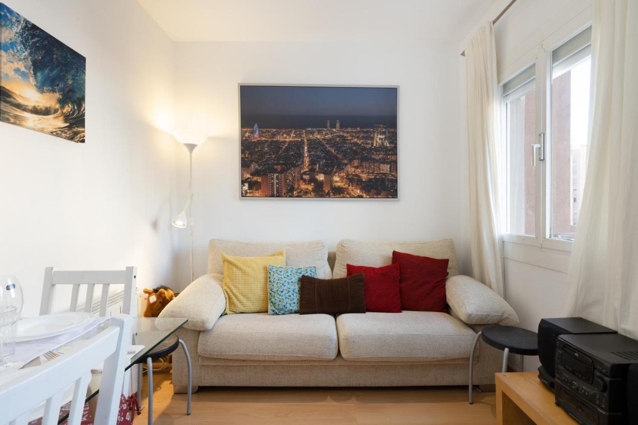 Cute Apartment In Sants Station With Hbo & Alexa & Ac Barcelona Buitenkant foto